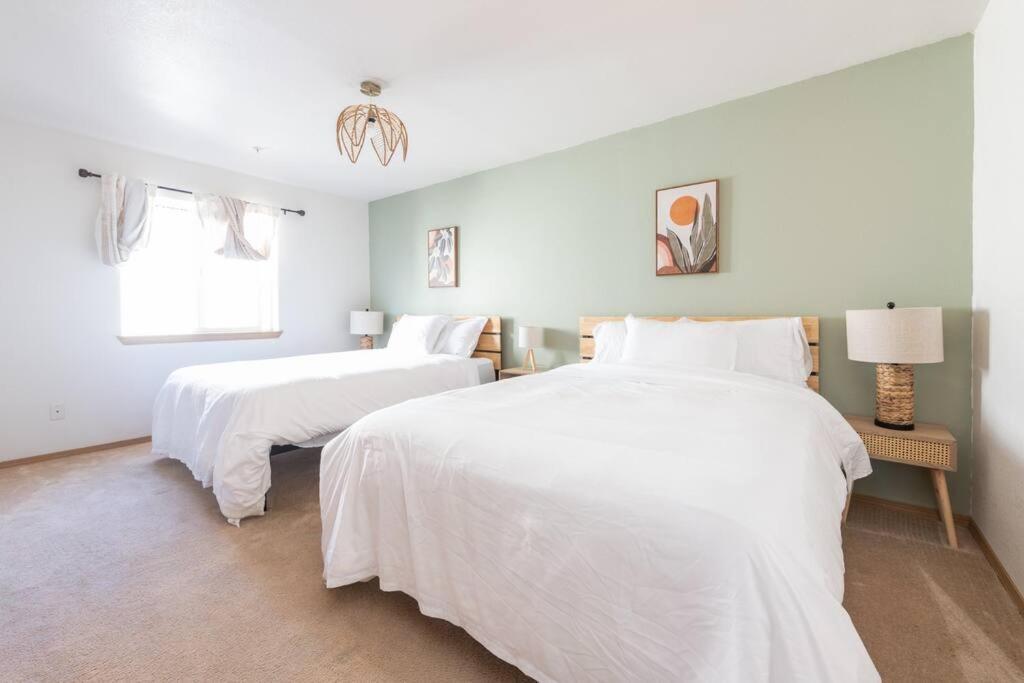 Cozy 2 Bedroom Condo Walking Distance From The Beach Ocean Shores Exterior photo