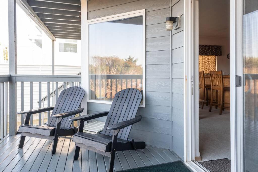 Cozy 2 Bedroom Condo Walking Distance From The Beach Ocean Shores Exterior photo